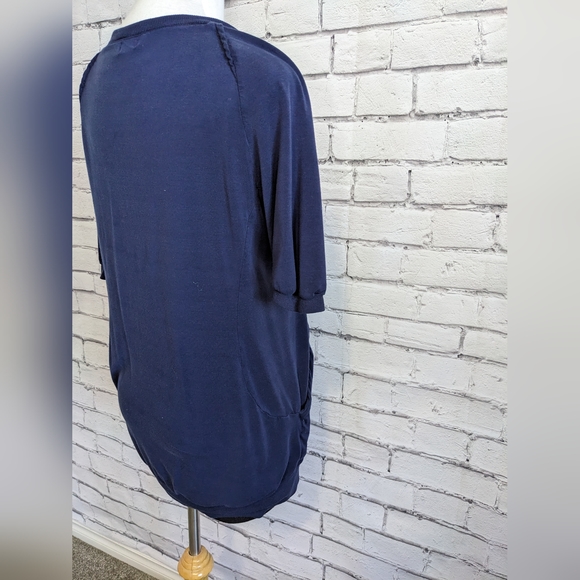 3/$25 WILFRED Aritzia Casual Athletic Shirt - Picture 5 of 11